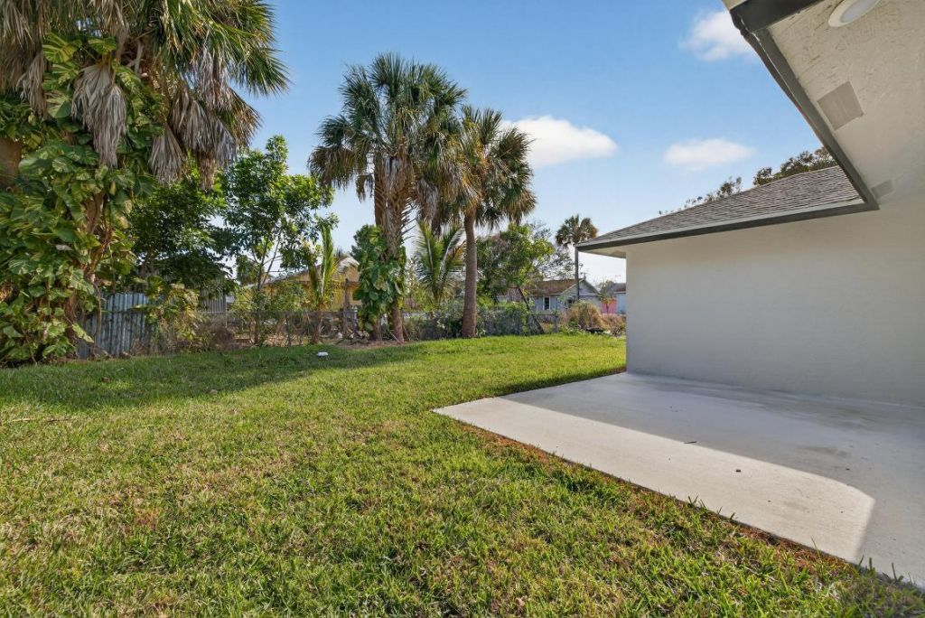 706 Dundas Court, Fort Pierce, FL 34950 Photo