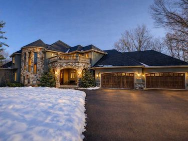 18844 Bearpath Trail, Eden Prairie, MN 55347