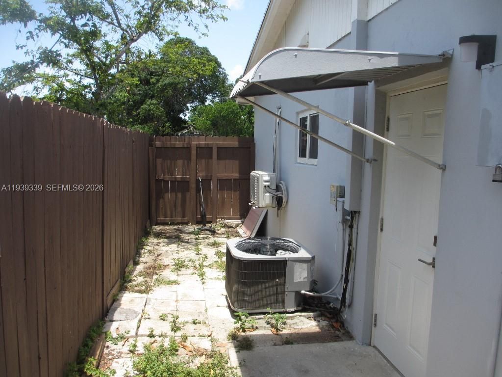 9900 SW 164th Ter, Miami, FL 33157 Photo