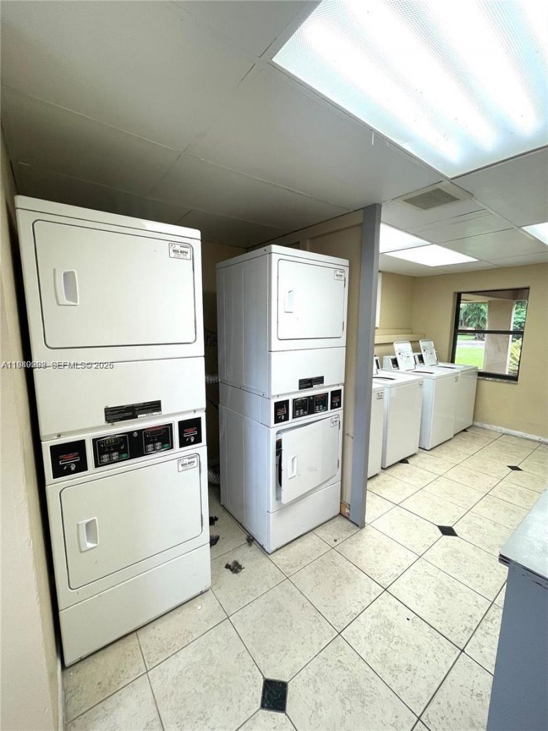 10431 N Kendall Dr, Unit D314, Miami, FL 33176 Photo