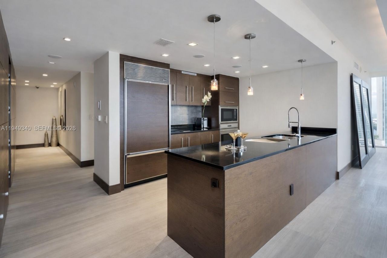 465 Brickell Ave, Unit 2101, Miami, FL 33131 Photo