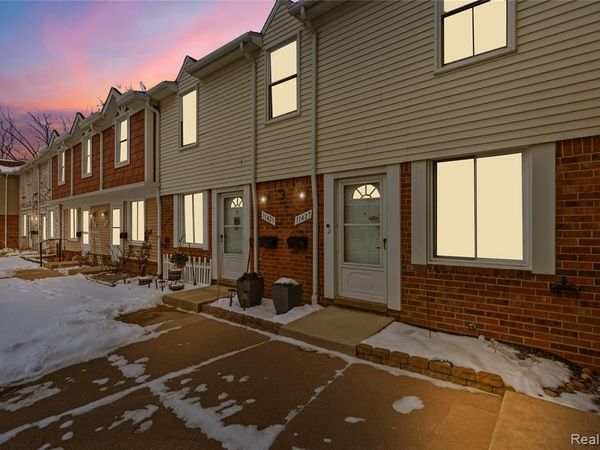 11427 MESSMORE, Utica, MI 48317