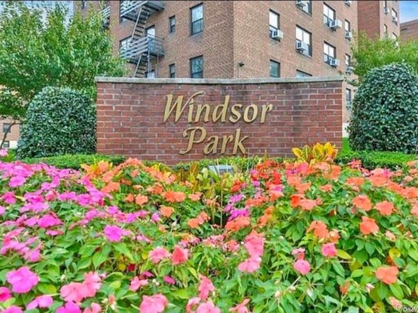 213-06 75th Avenue, Unit 2O, Oakland Gardens, NY 11364