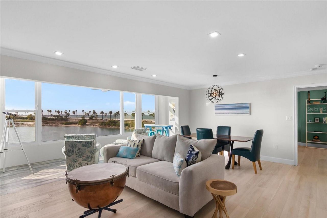 174 Golden Gate Point, Unit 32, Sarasota, FL 34236 Photo