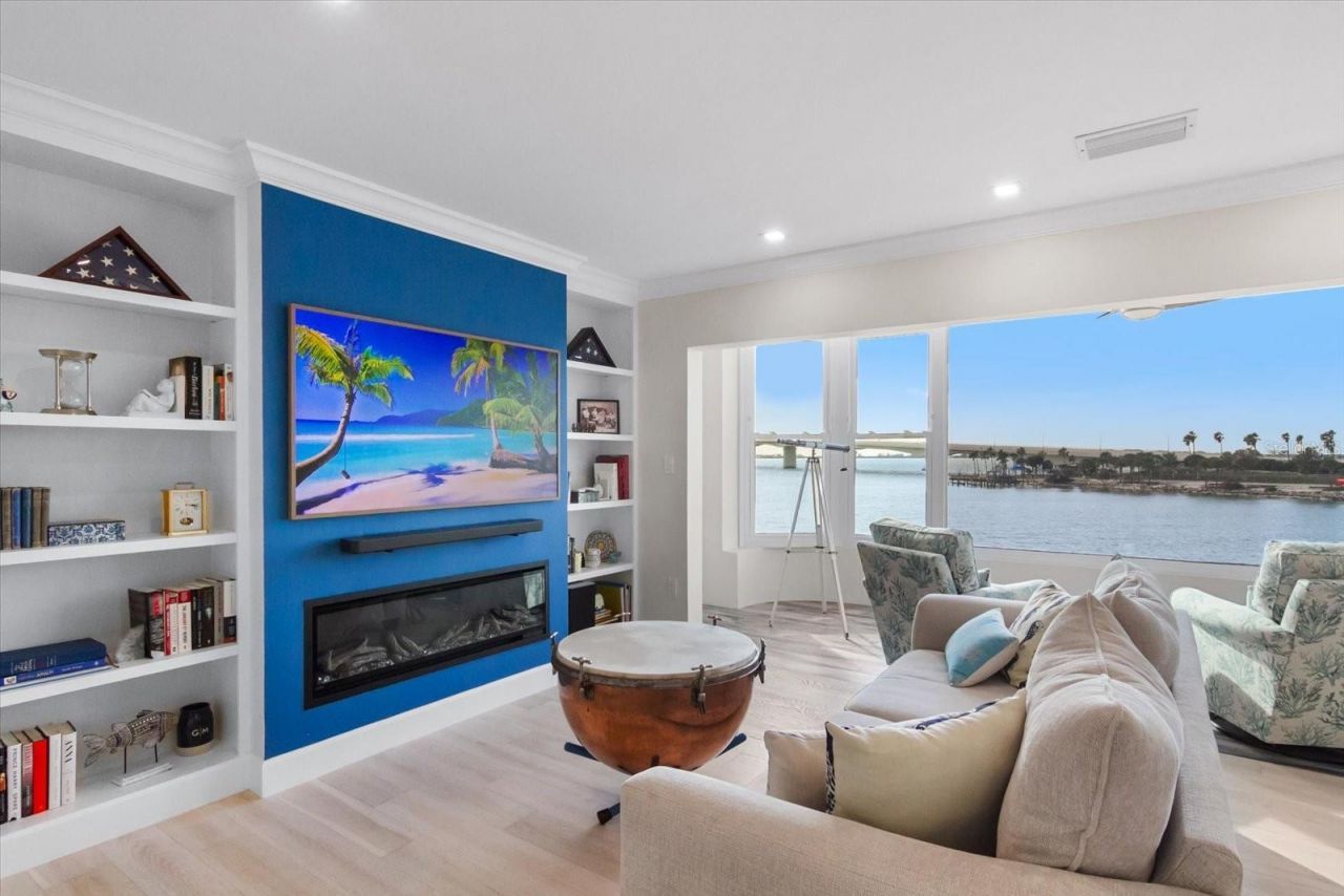 174 Golden Gate Point, Unit 32, Sarasota, FL 34236 Photo