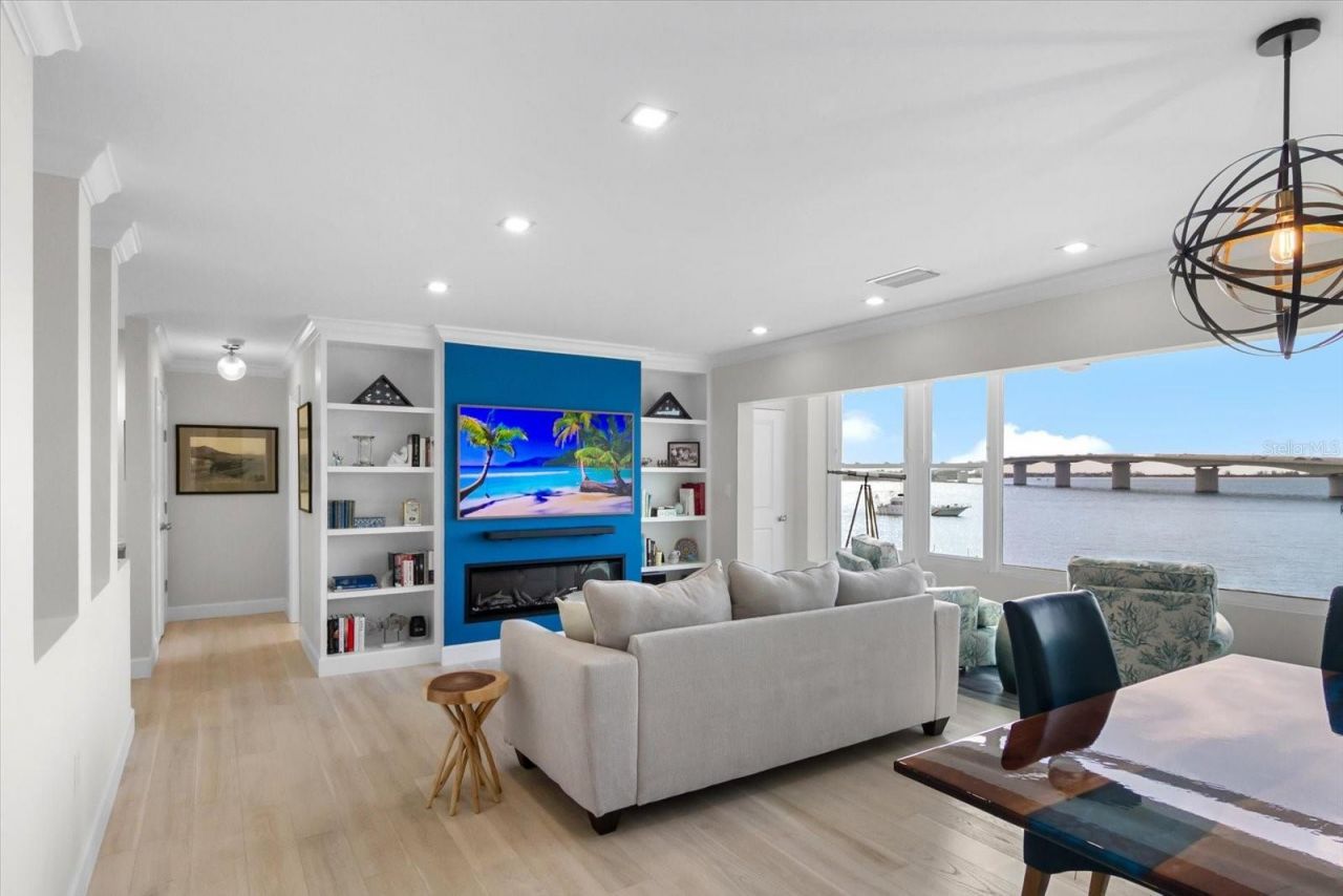 174 Golden Gate Point, Unit 32, Sarasota, FL 34236 Photo