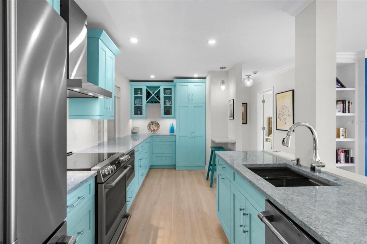 174 Golden Gate Point, Unit 32, Sarasota, FL 34236 Photo