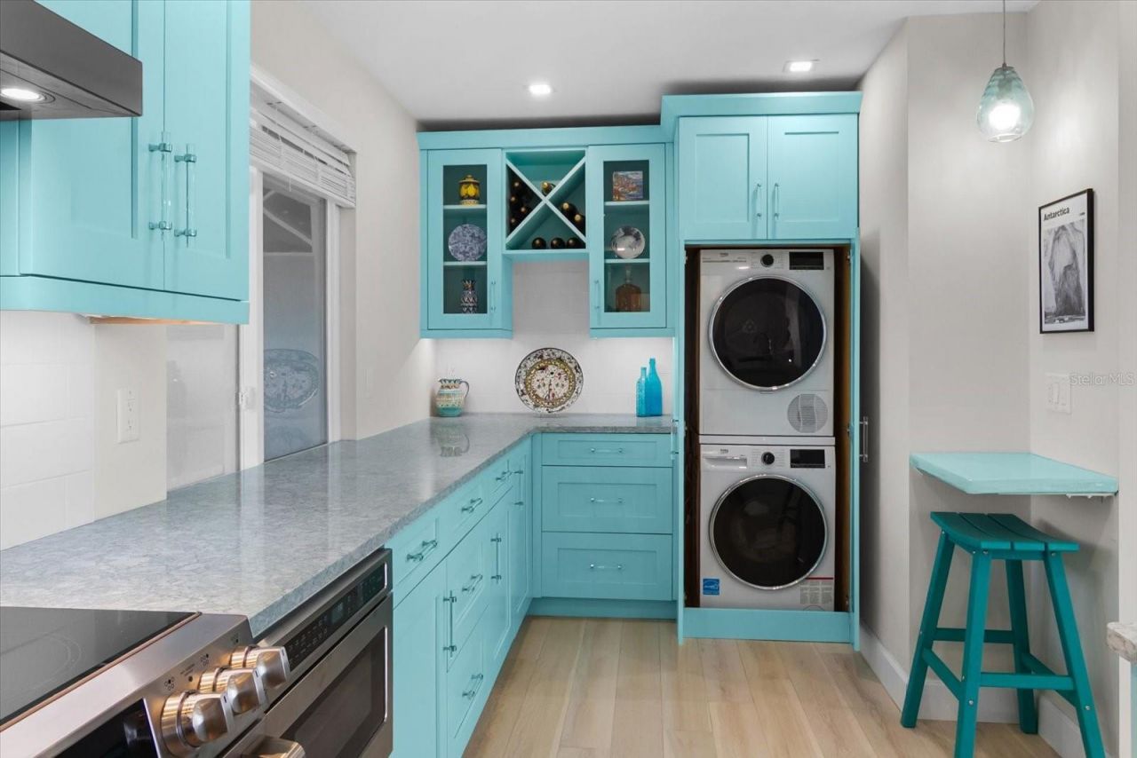 174 Golden Gate Point, Unit 32, Sarasota, FL 34236 Photo