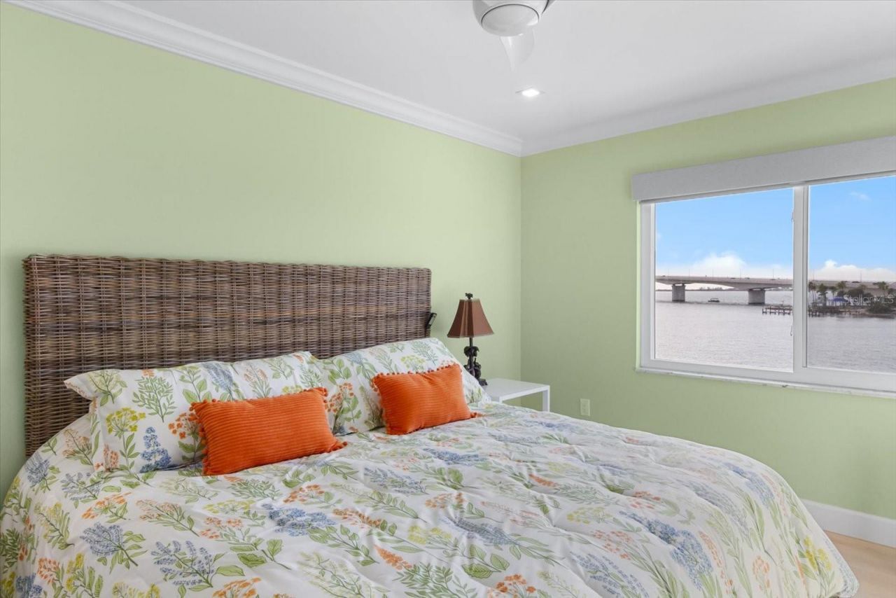 174 Golden Gate Point, Unit 32, Sarasota, FL 34236 Photo