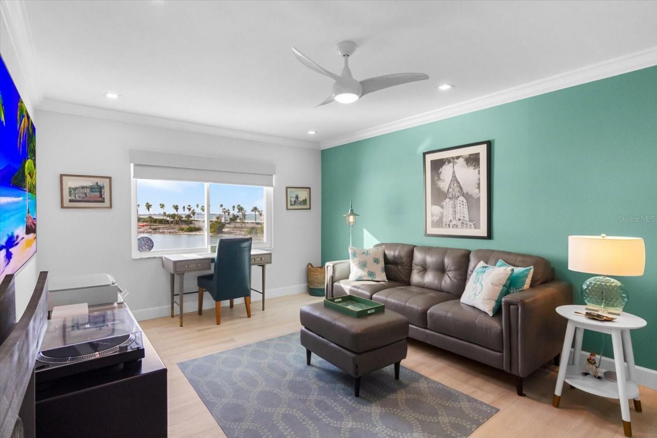 174 Golden Gate Point, Unit 32, Sarasota, FL 34236 Photo