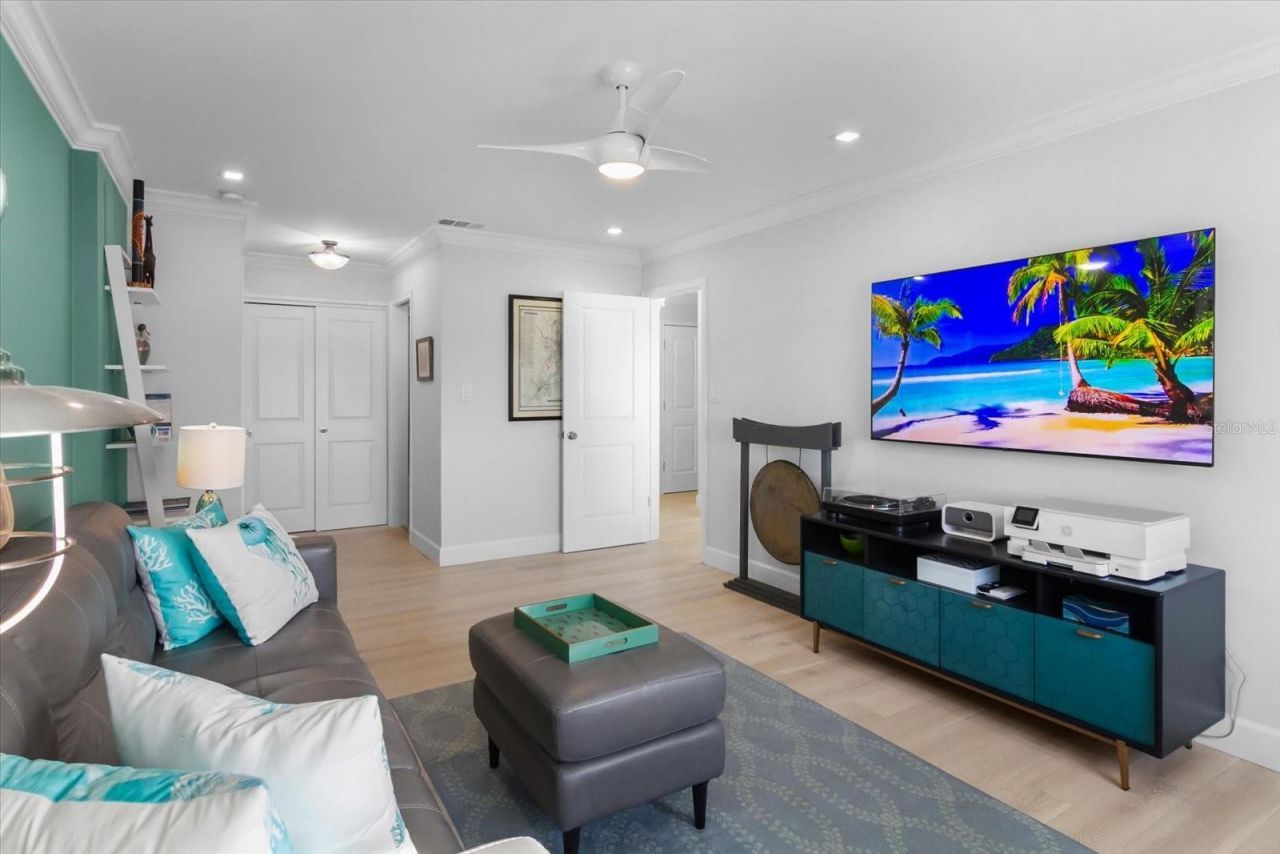 174 Golden Gate Point, Unit 32, Sarasota, FL 34236 Photo