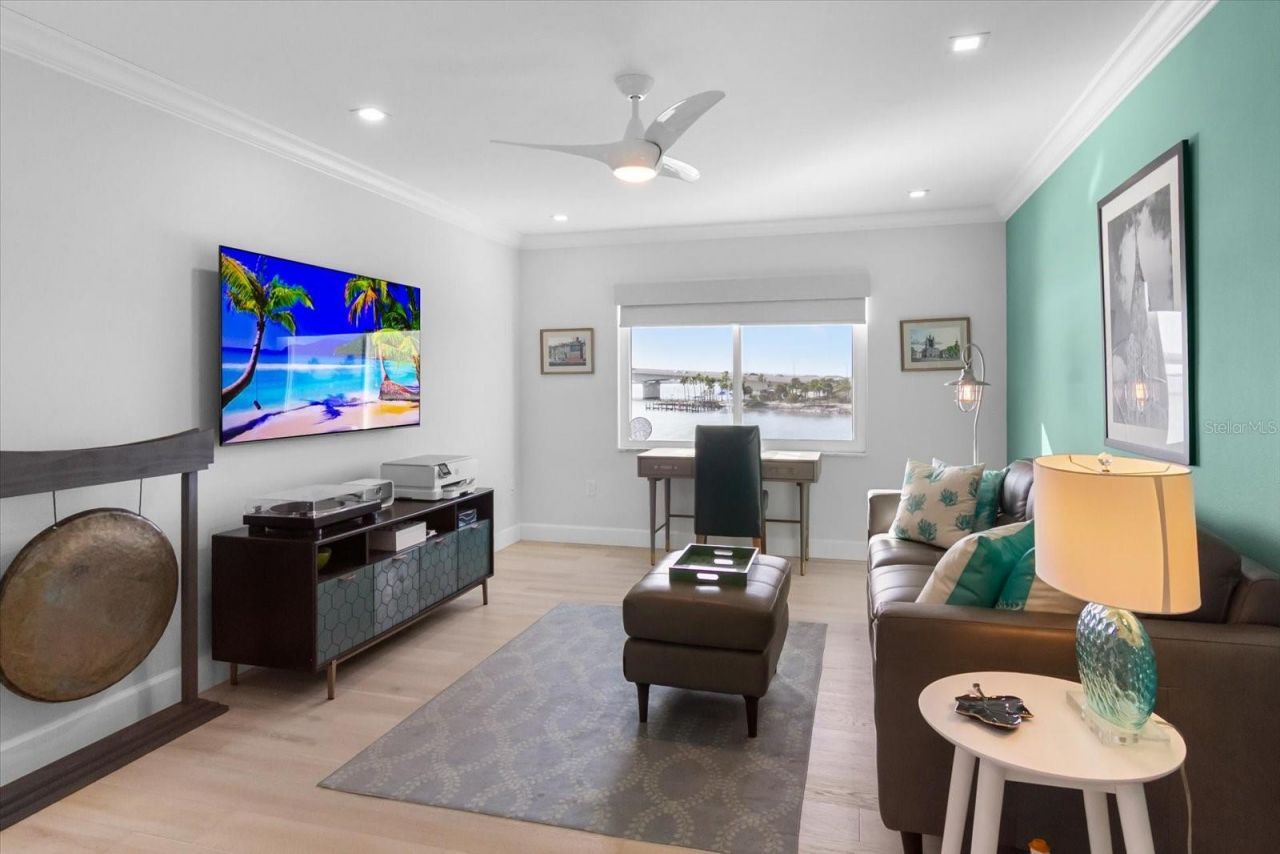 174 Golden Gate Point, Unit 32, Sarasota, FL 34236 Photo