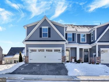 2231 CAROLINE LANE, HARRISBURG, PA 17110