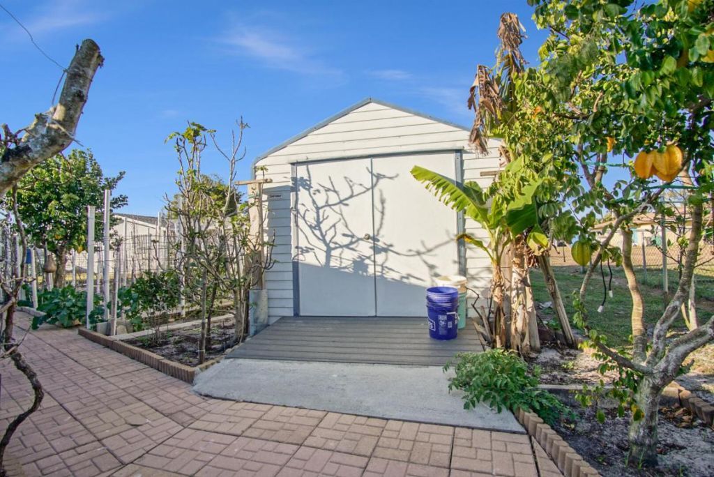 205 NE Ardsley Drive, Port Saint Lucie, FL 34983 Photo