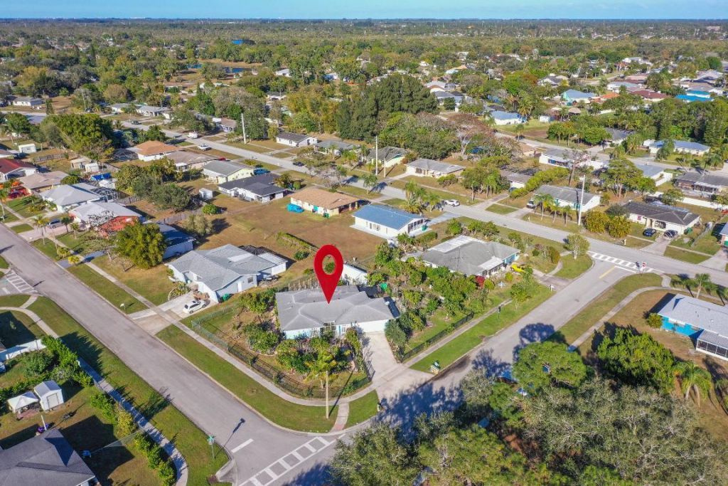 205 NE Ardsley Drive, Port Saint Lucie, FL 34983 Photo