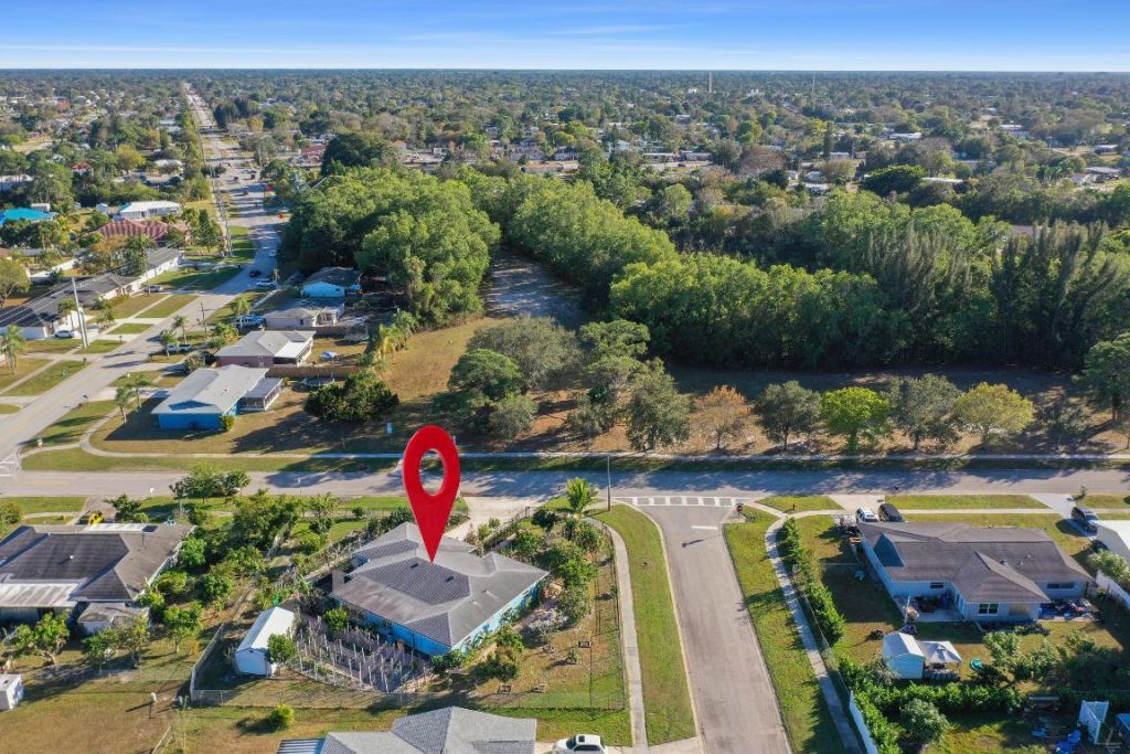 205 NE Ardsley Drive, Port Saint Lucie, FL 34983 Photo