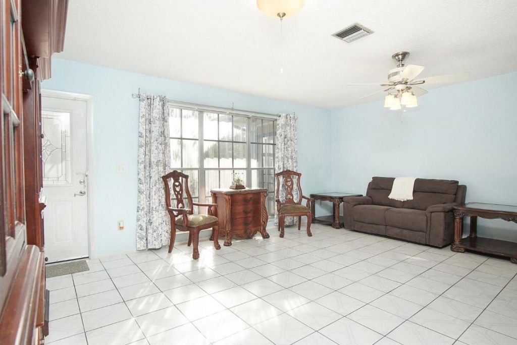 205 NE Ardsley Drive, Port Saint Lucie, FL 34983 Photo