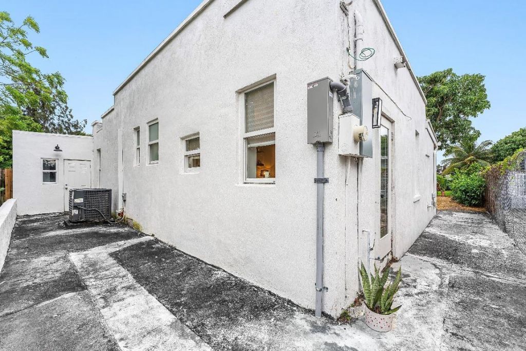 709 SW 9th Court, Delray Beach, FL 33444 Photo