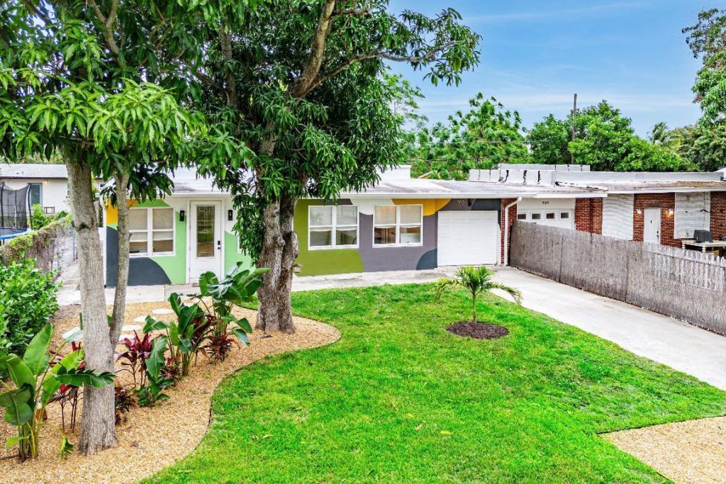 709 SW 9th Court, Delray Beach, FL 33444 Photo