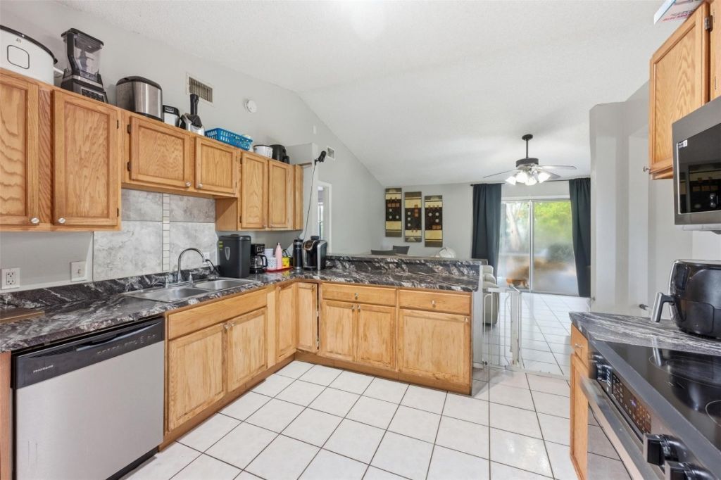 1258 SW Cynthia St, Port Saint Lucie, FL 34983 Photo