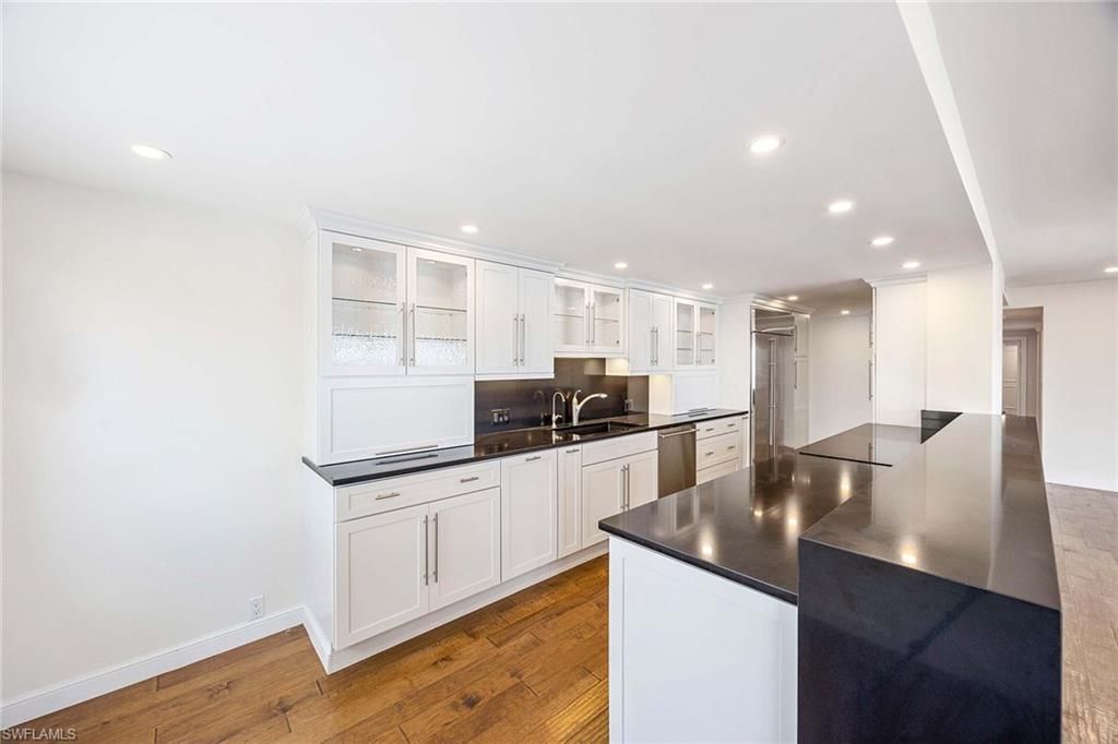 1325 7th St S, Unit 2B, Naples, FL 34102 Photo