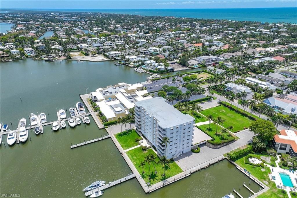 1325 7th St S, Unit 2B, Naples, FL 34102 Photo