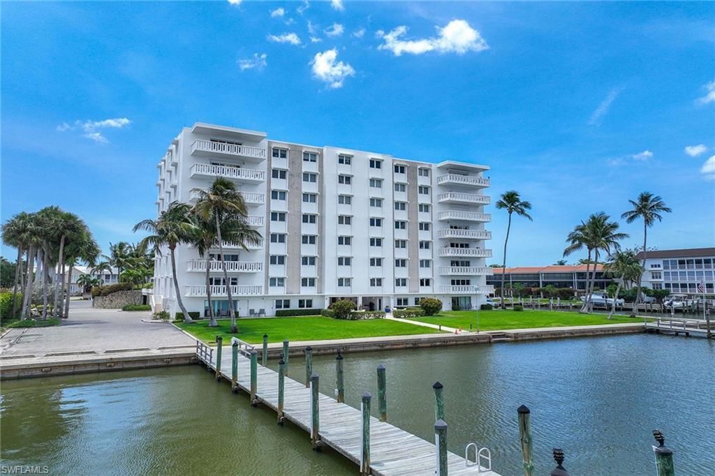 1325 7th St S, Unit 2B, Naples, FL 34102 Photo