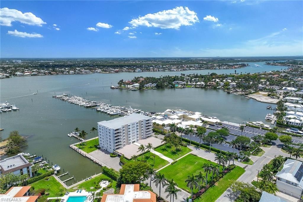 1325 7th St S, Unit 2B, Naples, FL 34102 Photo