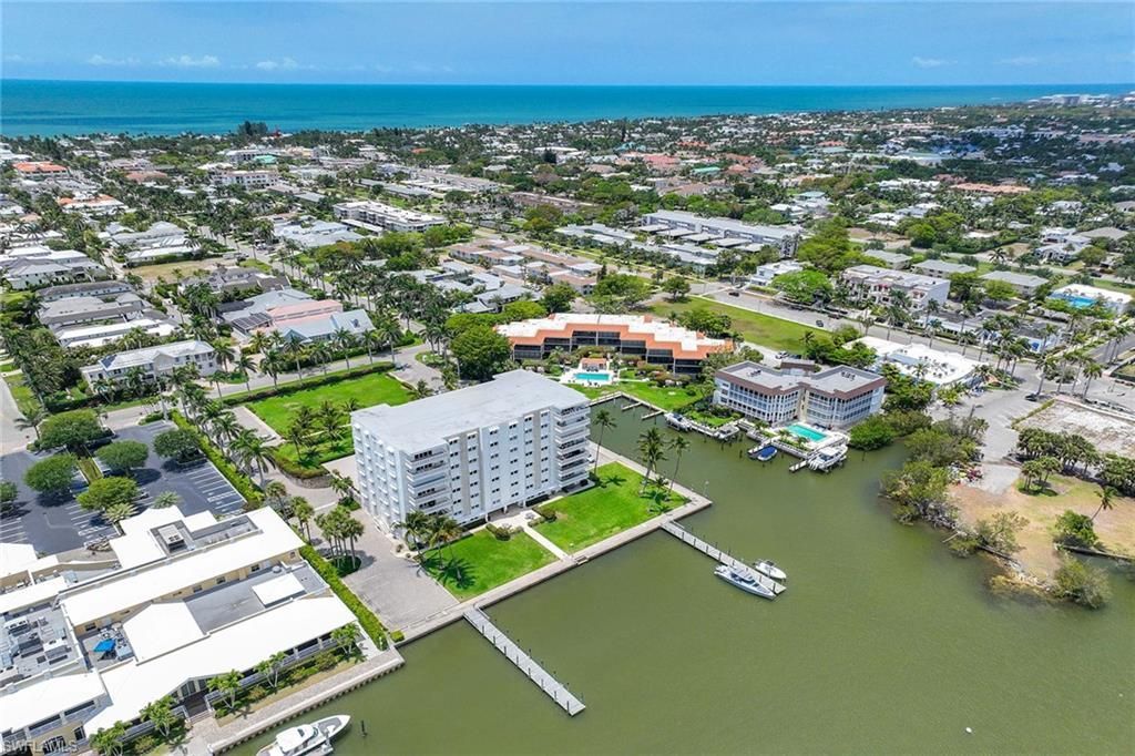 1325 7th St S, Unit 2B, Naples, FL 34102 Photo