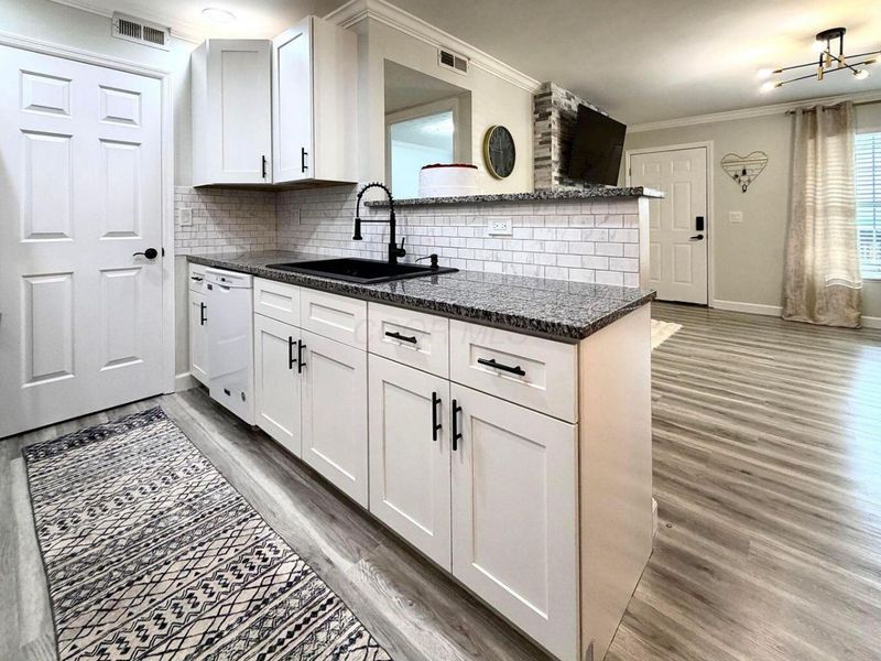 5412 Cedar Springs, Unit 5412A, Columbus, OH 43228 Photo 9