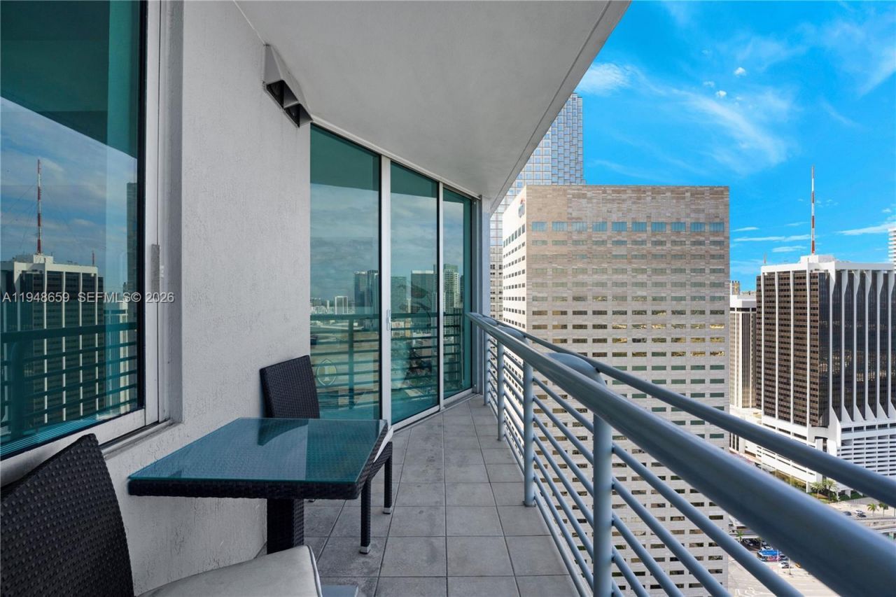 335 S Biscayne Blvd , Unit 4104, Miami, FL 33131 Photo
