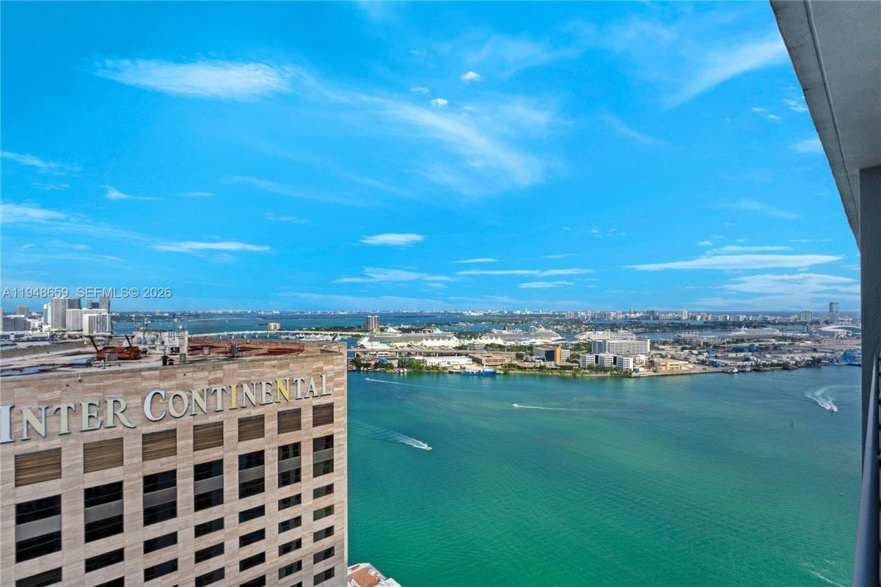 335 S Biscayne Blvd , Unit 4104, Miami, FL 33131 Photo