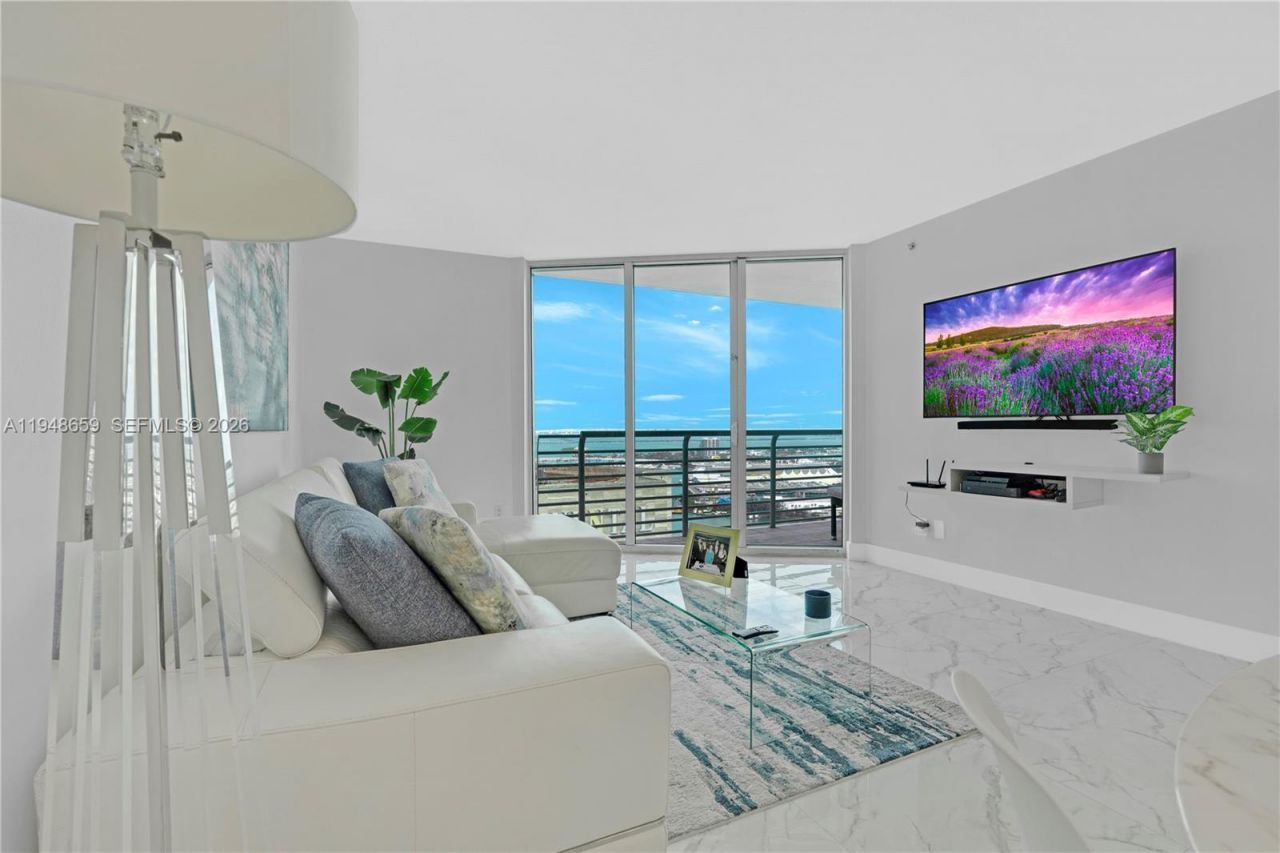 335 S Biscayne Blvd , Unit 4104, Miami, FL 33131 Photo