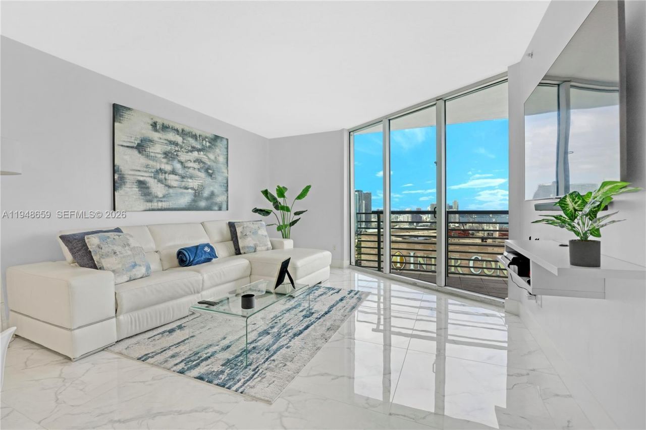 335 S Biscayne Blvd , Unit 4104, Miami, FL 33131 Photo