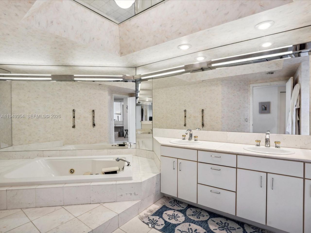 2800 Island Blvd, Unit 702, Aventura, FL 33160 Photo
