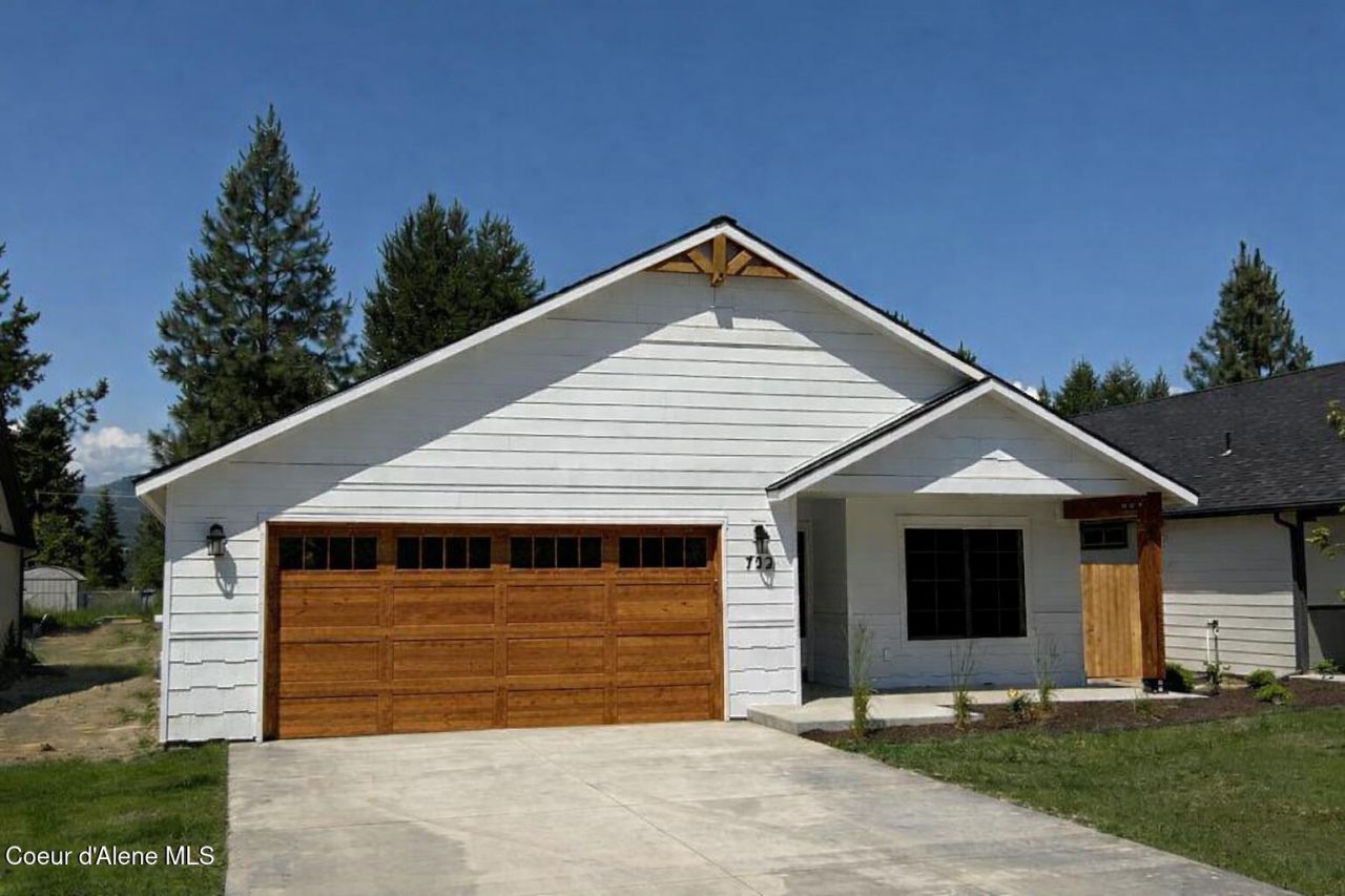 1161 Jersey St, Sandpoint, ID 83864 Main Photo