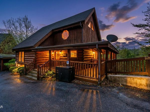 1808 Panther Path Way, Sevierville, TN 37876