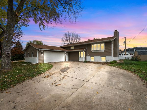 4029 Denniston Court, Bettendorf, IA 52722