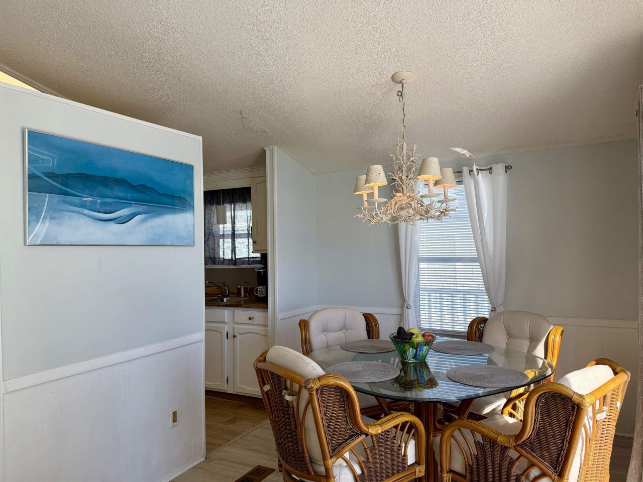 1980 Lark Dr. Photo 7