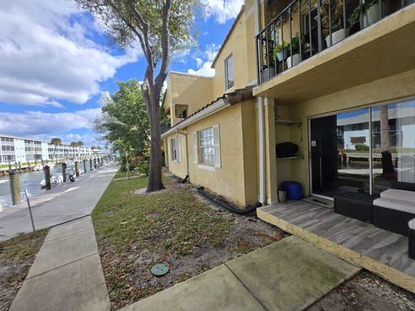 1105 Lake Shore Drive, Unit 102, Lake Park, FL 33403