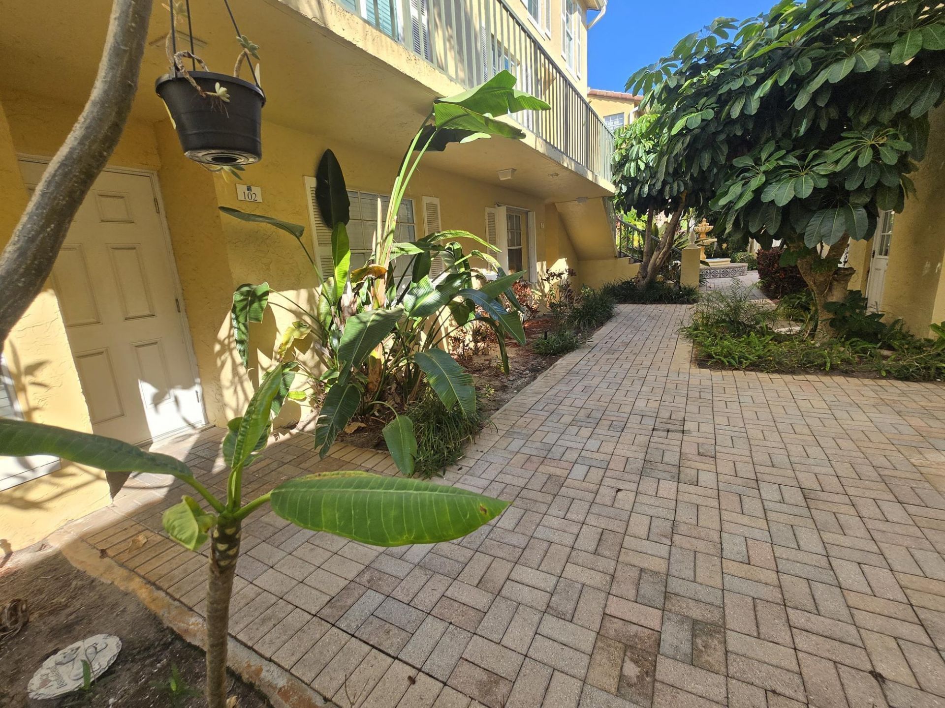 1105 Lake Shore Drive, Unit 102, Lake Park, FL 33403 Photo