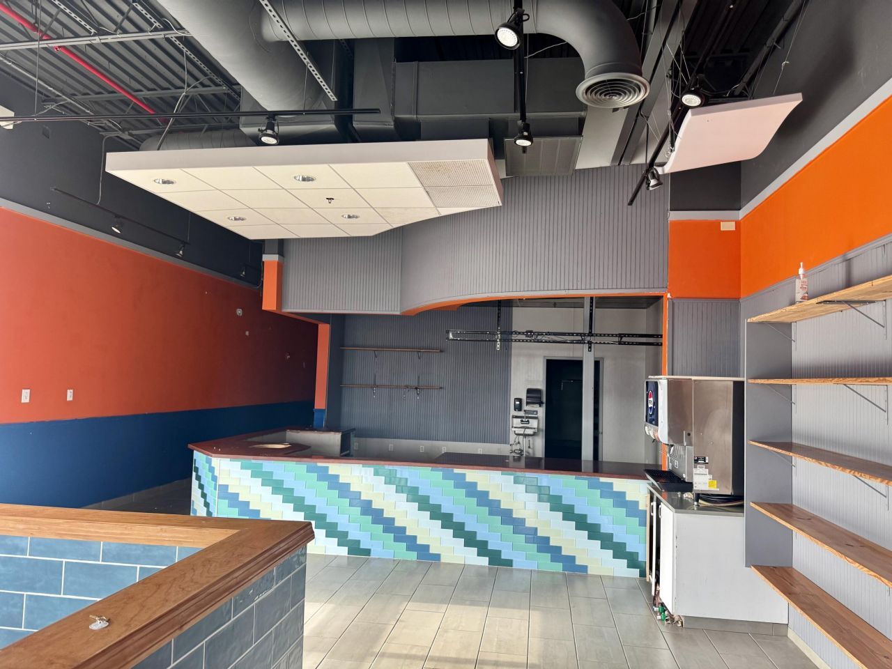 1097 N Main Street Photo 5