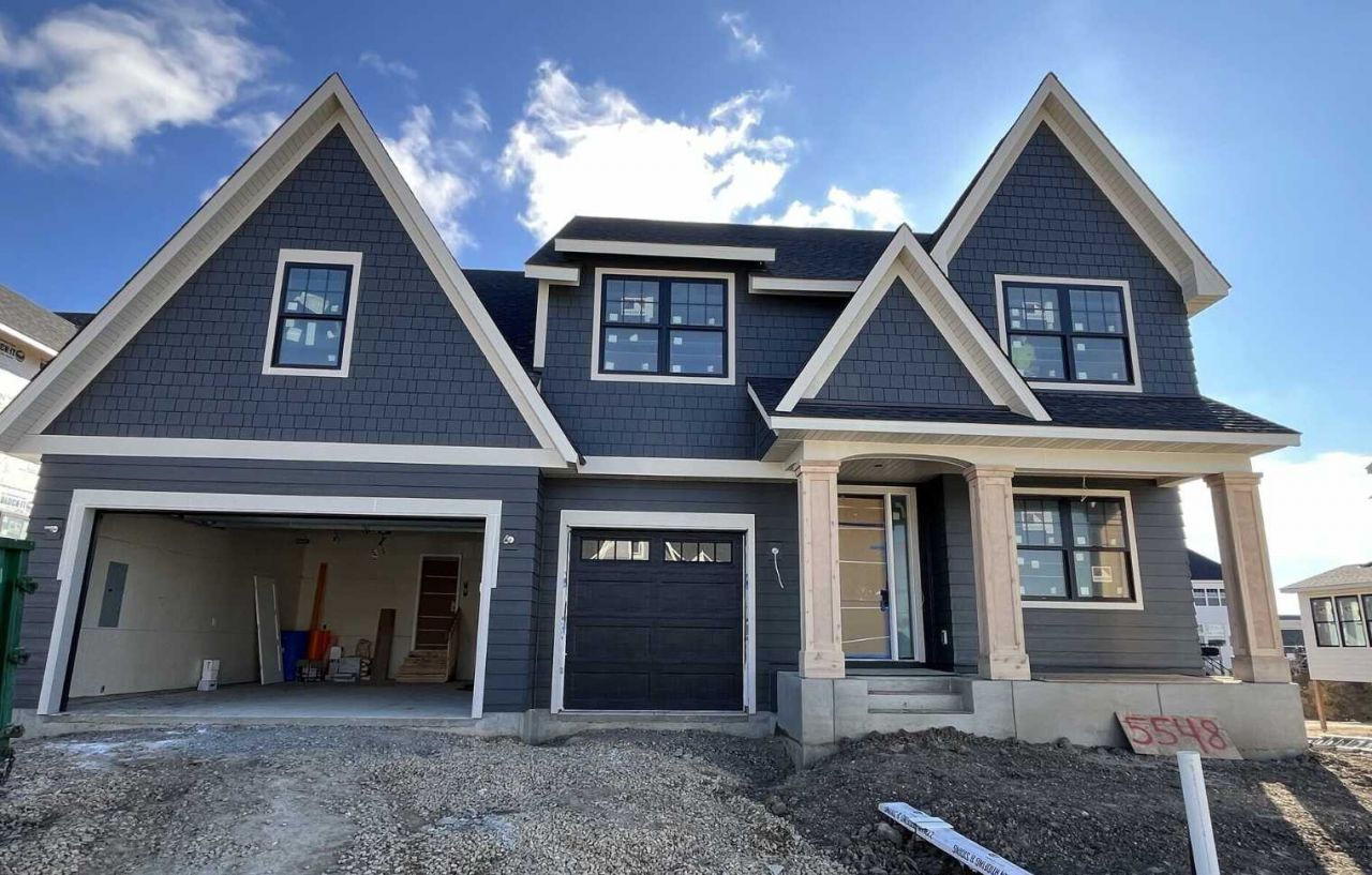 5548 Rolling Hills Parkway, Victoria, MN 55318