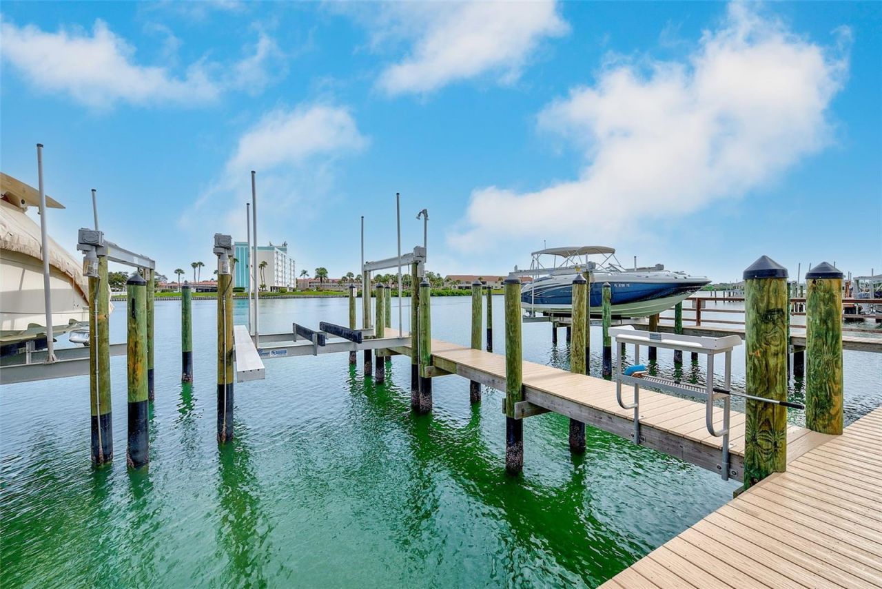 20001 Gulf Boulevard, Unit 301, Indian Shores, FL 33785 Photo