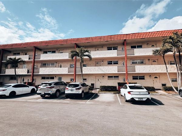 8901 S HOLLYBROOK BLVD, Unit 304, PEMBROKE PINES, FL 33025