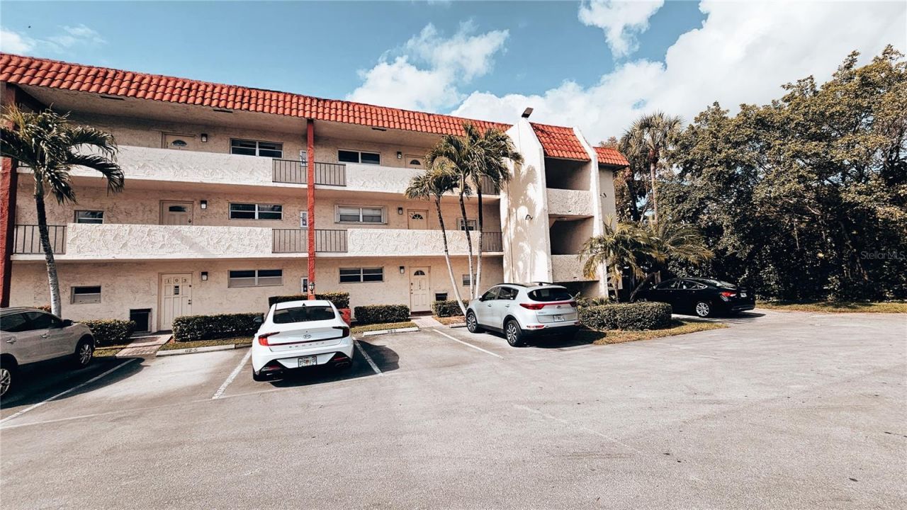 8901 S Hollybrook Blvd, Unit 304, Pembroke Pines, FL 33025 Photo