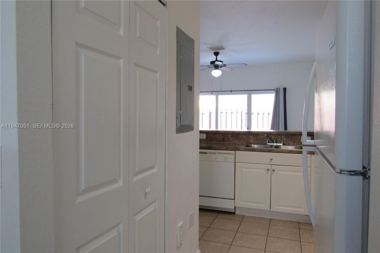 1485 NE 33rd Rd , Unit 101-1, Homestead, FL 33033 Photo