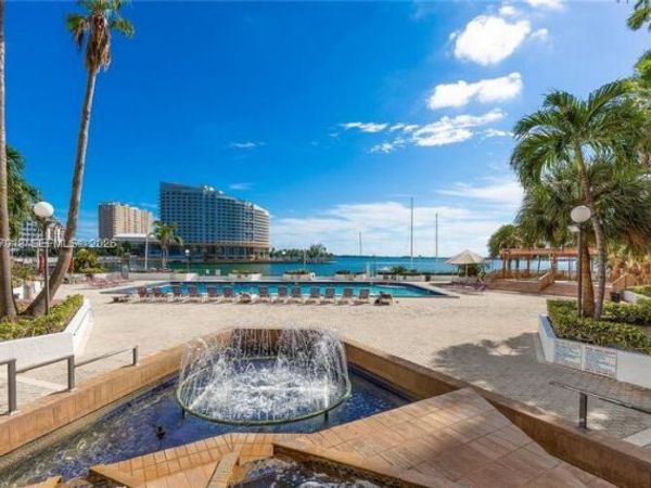 801 Brickell Bay Dr, Unit 764, Miami, FL 33131