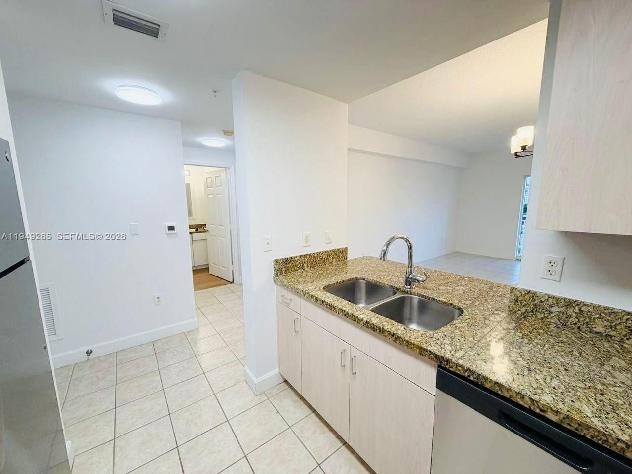50 Menores Ave, Unit 828, Coral Gables, FL 33134 Photo