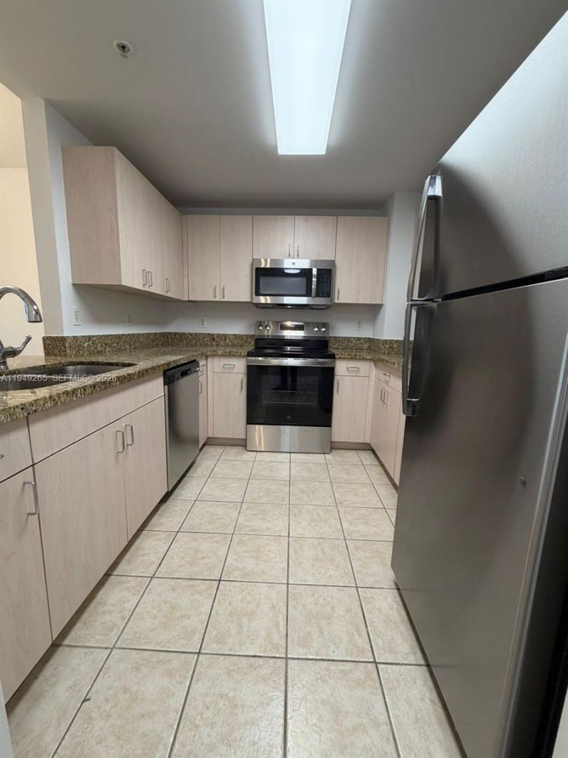 50 Menores Ave, Unit 828, Coral Gables, FL 33134 Photo